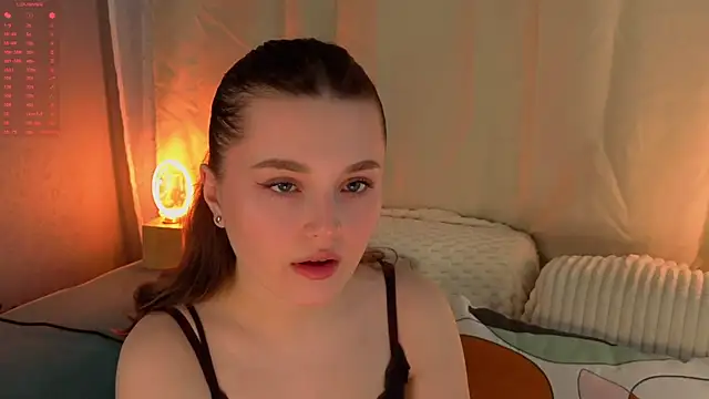 Snapshot of LorriMonz chatting on 06-02-26, 01:29 LorriMonz online show from 06-02-26, 01:29