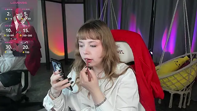 Snapshot of LeonaHicks chatting on 05-15-26, 05:58 LeonaHicks online show from 05-15-26, 05:58