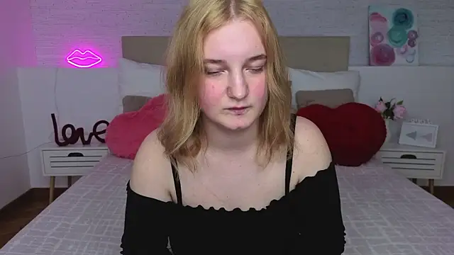 Snapshot of Angel_Ari chatting on 03-23-26, 02:21 Angel Ari online show from 03-23-26, 02:21