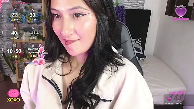 Snapshot of eyes_moonn chatting on 07-18-26, 12:53 eyes moonn online show from 07-18-26, 12:53