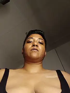 Snapshot of kamilah_rose chatting on 06-14-26, 04:31 kamilah rose online show from 06-14-26, 04:31