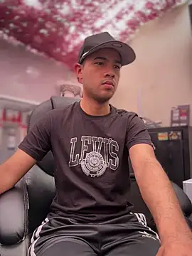 Snapshot of Zhang_Weii chatting on 03-24-26, 04:23 Zhang Weii online show from 03-24-26, 04:23