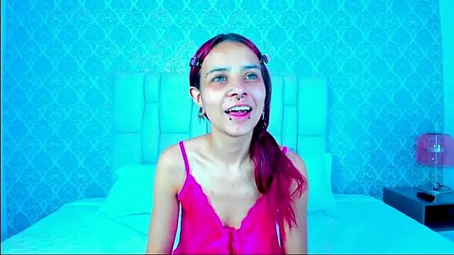 Snapshot of erizdarkveyl chatting on 06-19-26, 05:01 erizdarkveyl online show from 06-19-26, 05:01