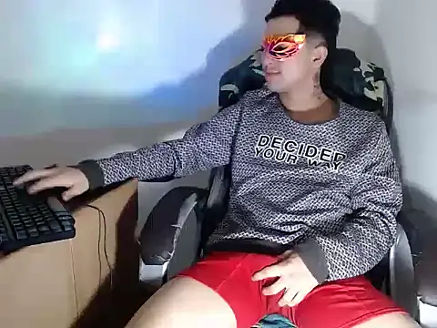 SexyboyHot2000 online show from 05-28-26, 08:28