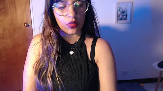 Snapshot of Ivvy_Bloom chatting on 04-28-26, 03:55 Ivvy Bloom online show from 04-28-26, 03:55