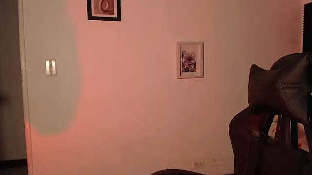 Snapshot of Ivvy_Bloom chatting on 05-06-26, 01:03 Ivvy Bloom online show from 05-06-26, 01:03