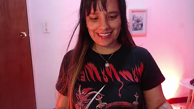 Snapshot of Ivvy_Bloom chatting on 05-16-26, 03:03 Ivvy Bloom online show from 05-16-26, 03:03