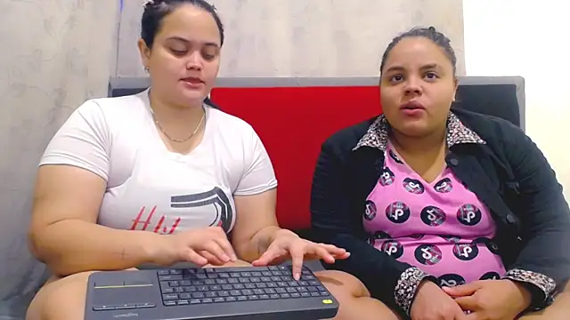 Snapshot of alana_and_billie chatting on 03-24-26, 10:53 alana and billie online show from 03-24-26, 10:53