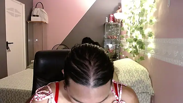 Snapshot of choquitolove1 chatting on 04-05-26, 01:14 choquitolove1 online show from 04-05-26, 01:14