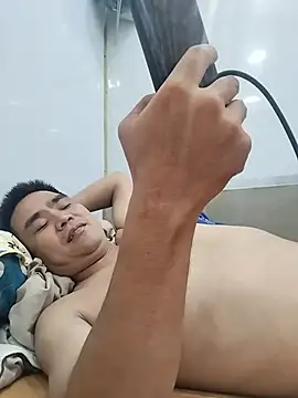 Snapshot of Tinh_love chatting on 06-22-26, 12:13 Tinh love online show from 06-22-26, 12:13