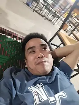 Snapshot of Tinh_love chatting on 07-28-26, 02:35 Tinh love online show from 07-28-26, 02:35