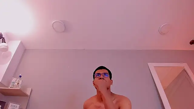 Snapshot of ThiagoVega_ chatting on 04-03-26, 03:59 ThiagoVega online show from 04-03-26, 03:59
