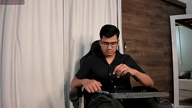 ThiagoVega  online show from 06-07-26, 03:54