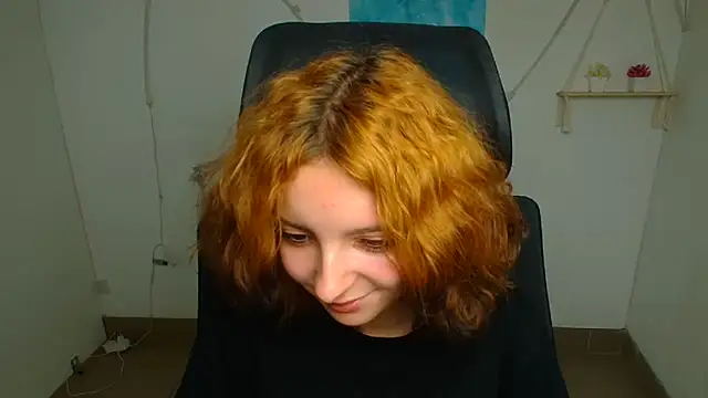 Snapshot of Butterfly_Milly chatting on 06-17-26, 11:45 Butterfly Milly online show from 06-17-26, 11:45