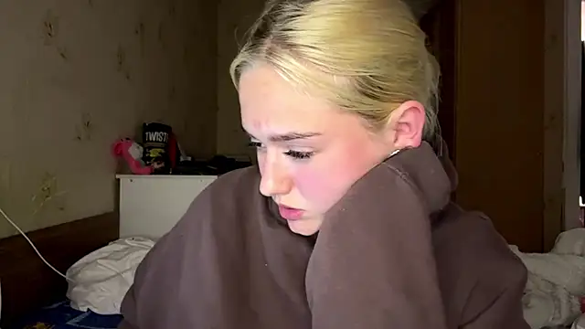 Sophia Blonde online show from 06-03-26, 05:18