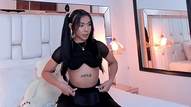 Snapshot of ZoeCastro chatting on 04-24-26, 06:21 ZoeCastro online show from 04-24-26, 06:21
