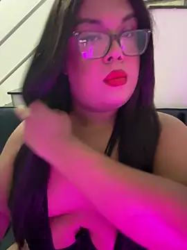 Snapshot of NicoleBBigAss chatting on 05-10-26, 02:50 NicoleBBigAss online show from 05-10-26, 02:50