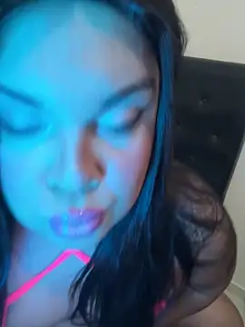 Snapshot of NicoleBBigAss chatting on 05-18-26, 01:45 NicoleBBigAss online show from 05-18-26, 01:45