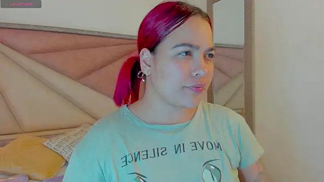 Snapshot of AfroditaVega_ chatting on 05-14-26, 06:04 AfroditaVega online show from 05-14-26, 06:04