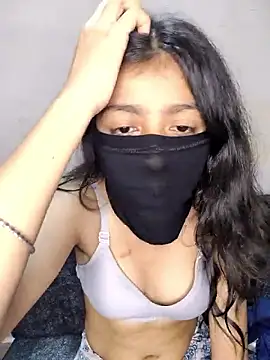 Snapshot of Prihu143 chatting on 06-18-26, 04:44 Prihu143 online show from 06-18-26, 04:44
