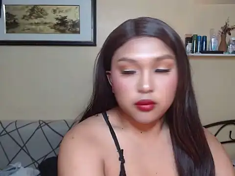 Snapshot of OliveSexyTS chatting on 03-25-26, 05:46 OliveSexyTS online show from 03-25-26, 05:46