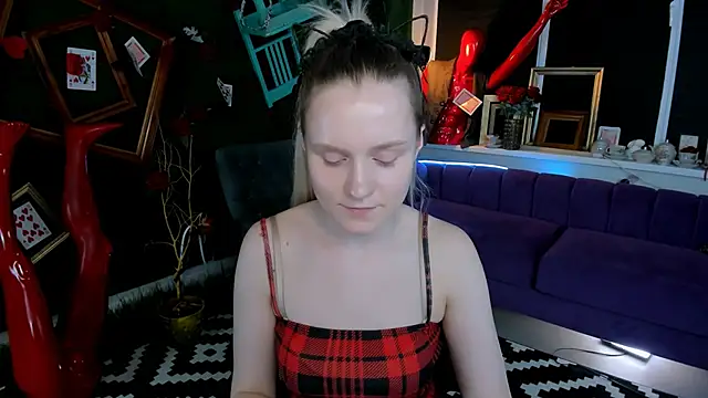 Snapshot of SherriButlers chatting on 05-11-26, 04:04 SherriButlers online show from 05-11-26, 04:04