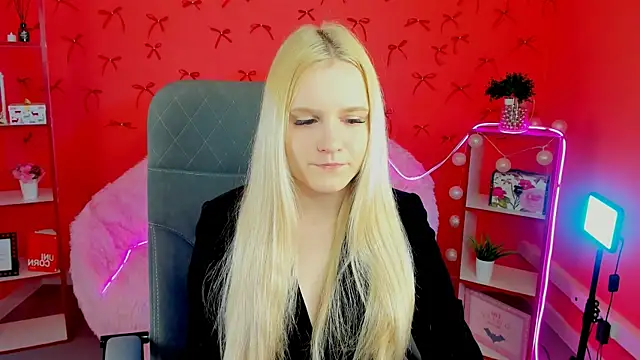 Snapshot of SherriButlers chatting on 06-11-26, 05:16 SherriButlers online show from 06-11-26, 05:16
