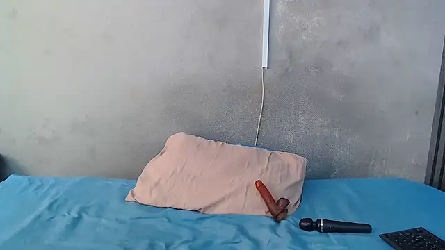 Snapshot of kinkynaghty chatting on 07-16-26, 12:44 kinkynaghty online show from 07-16-26, 12:44