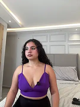 Snapshot of ShanonFox_oficial chatting on 03-26-26, 08:36 ShanonFox oficial online show from 03-26-26, 08:36