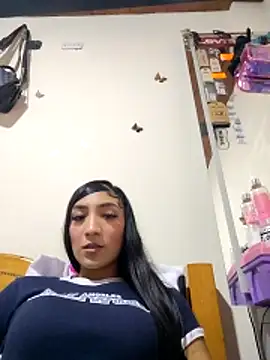 Snapshot of yvonne_1998 chatting on 03-30-26, 06:20 yvonne 1998 online show from 03-30-26, 06:20