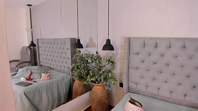 ivy leee online show from 04-04-26, 08:06