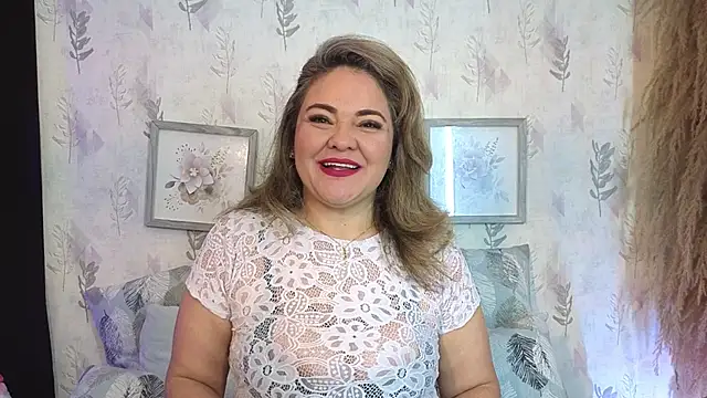 Snapshot of Natashablade__ chatting on 05-13-26, 11:40 Natashablade online show from 05-13-26, 11:40