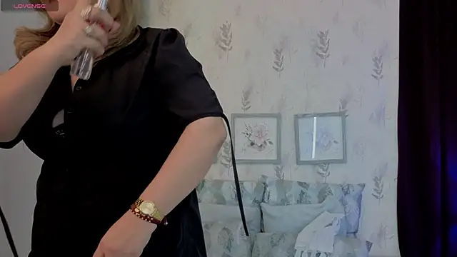 Natashablade   online show from 07-15-26, 11:48