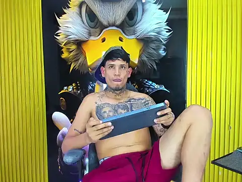 Snapshot of Winsord_Bigcock chatting on 03-26-26, 08:47 Winsord Bigcock online show from 03-26-26, 08:47