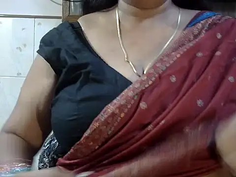 Snapshot of SweetRashii chatting on 07-16-26, 07:03 SweetRashii online show from 07-16-26, 07:03