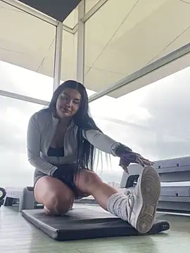 Snapshot of Cami_olarte chatting on 04-15-26, 06:04 Cami olarte online show from 04-15-26, 06:04