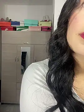 Snapshot of Cami_olarte chatting on 04-16-26, 06:30 Cami olarte online show from 04-16-26, 06:30