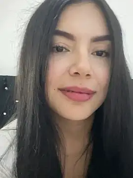 Snapshot of Cami_olarte chatting on 04-17-26, 05:43 Cami olarte online show from 04-17-26, 05:43