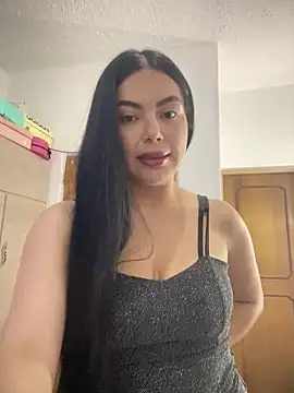 Snapshot of Cami_olarte chatting on 04-22-26, 05:32 Cami olarte online show from 04-22-26, 05:32