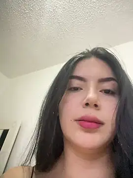 Snapshot of Cami_olarte chatting on 04-24-26, 05:10 Cami olarte online show from 04-24-26, 05:10