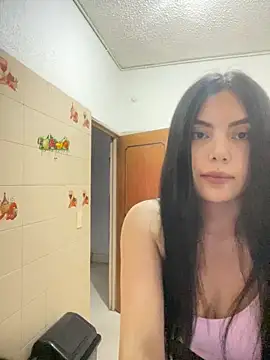 Snapshot of Cami_olarte chatting on 05-19-26, 10:38 Cami olarte online show from 05-19-26, 10:38
