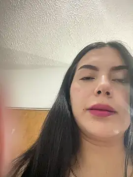 Snapshot of Cami_olarte chatting on 05-21-26, 05:47 Cami olarte online show from 05-21-26, 05:47