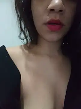 Snapshot of Morena__Florr chatting on 07-21-26, 07:43 Morena Florr online show from 07-21-26, 07:43