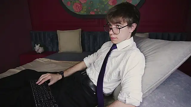Snapshot of DaveBevy chatting on 07-17-26, 08:24 DaveBevy online show from 07-17-26, 08:24