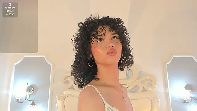 Snapshot of Julietta___ chatting on 07-19-26, 11:58 Julietta online show from 07-19-26, 11:58