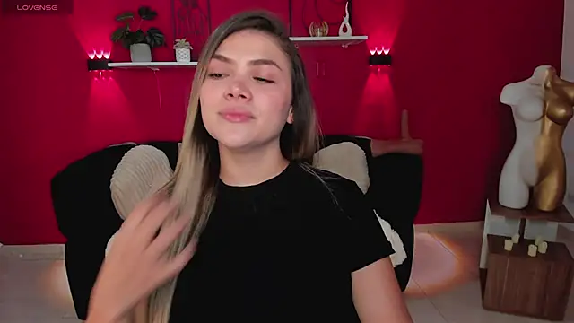 Snapshot of Sofia_Velvetx chatting on 06-07-26, 02:43 Sofia Velvetx online show from 06-07-26, 02:43
