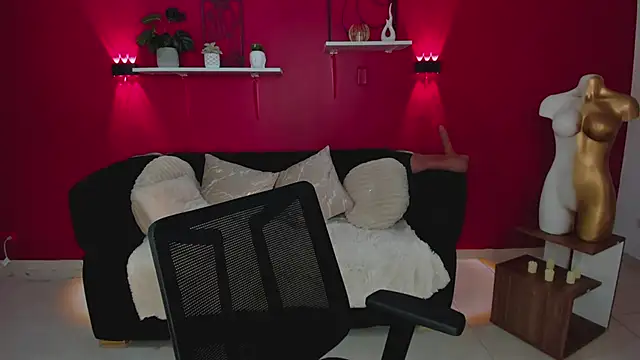 Snapshot of Sofia_Velvetx chatting on 06-11-26, 02:26 Sofia Velvetx online show from 06-11-26, 02:26