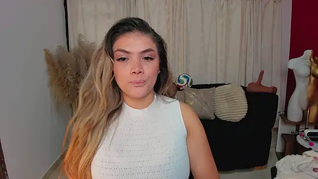 Snapshot of Sofia_Velvetx chatting on 06-27-26, 02:23 Sofia Velvetx online show from 06-27-26, 02:23