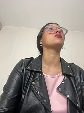 Snapshot of babylexi18 chatting on 05-17-26, 06:37 babylexi18 online show from 05-17-26, 06:37
