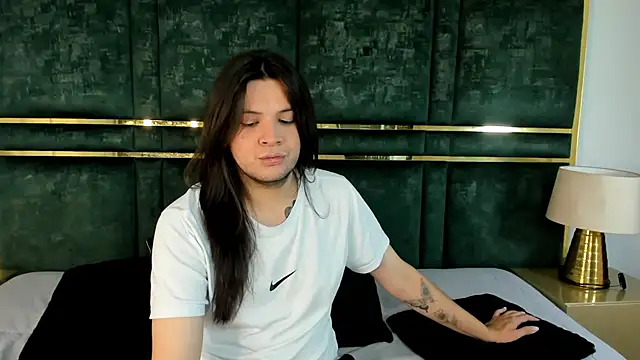 Snapshot of MatthewDavis_ chatting on 05-19-26, 11:49 MatthewDavis online show from 05-19-26, 11:49